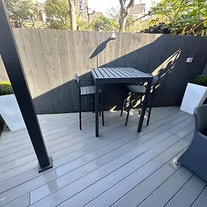 Holiday home Sugar Reef: Modern Garden House With Ev Charging Near, Whitby